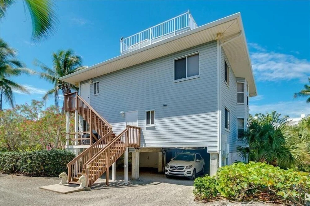 S-2740 Shore Lane 4 Bedroom Home by RedAwning