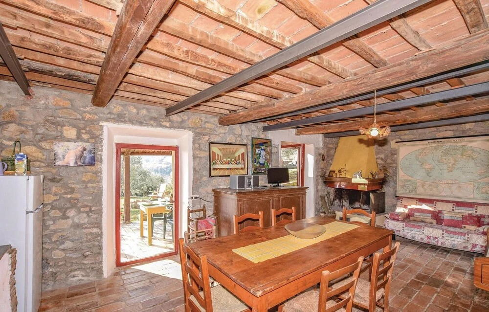 Casa Pereti