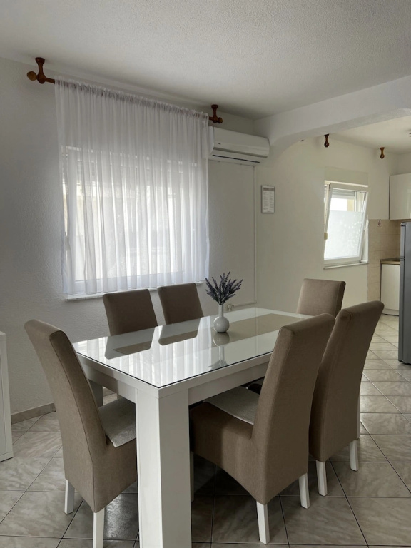 Apartment Lavaran 1 in Vir