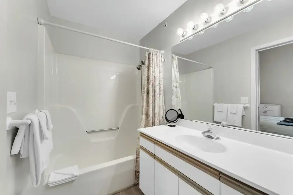 Peaceful 2BR Condo by Golf Course & Pools