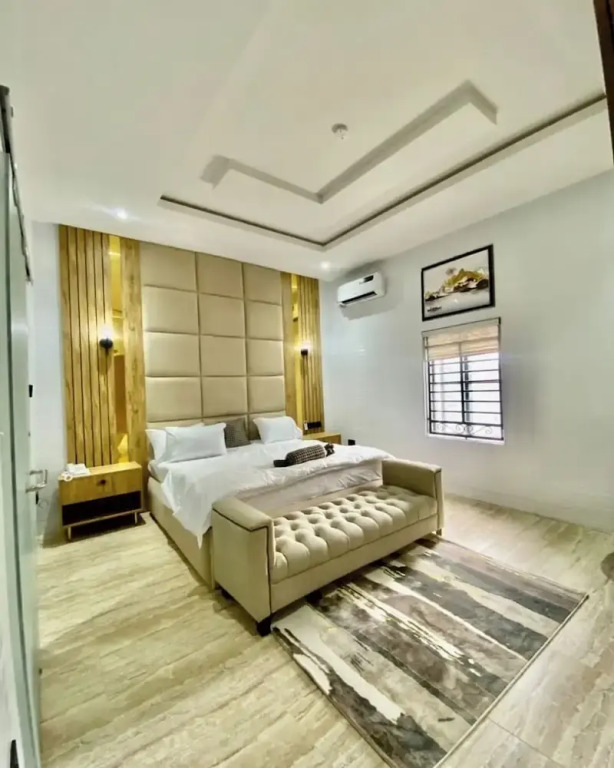 New Standard Hotel And Suites