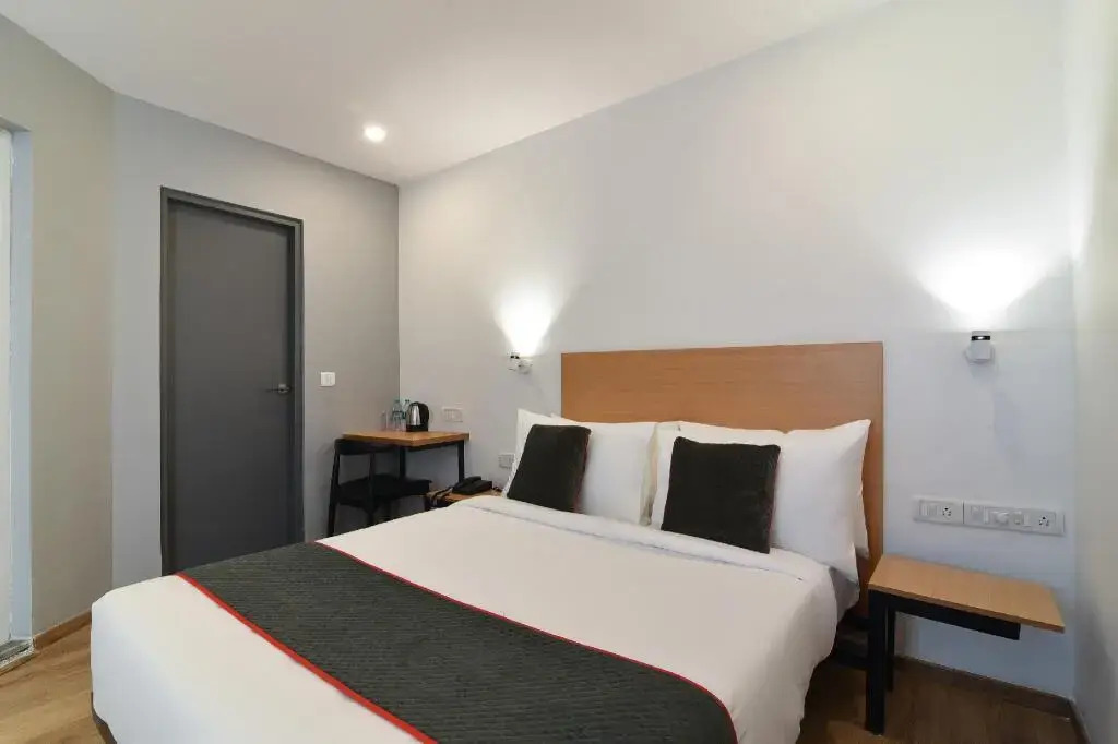 Super Townhouse Spruce Hotels Bellandur