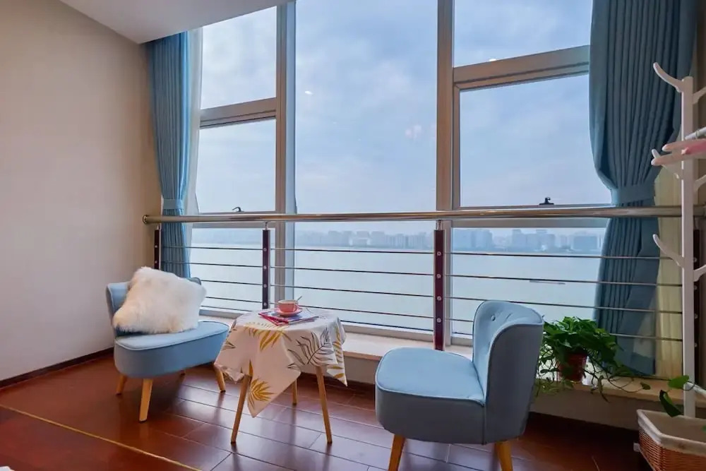Riverside Apartments