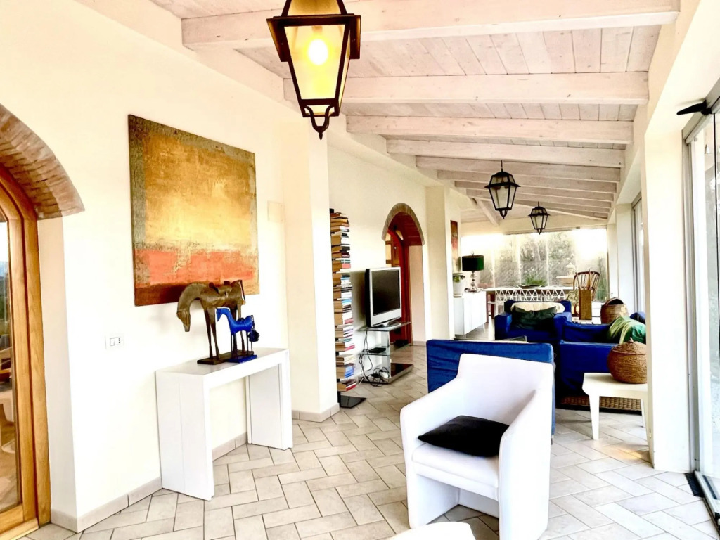 Villa in Posizione Panoramica-Villa Punta Pareti