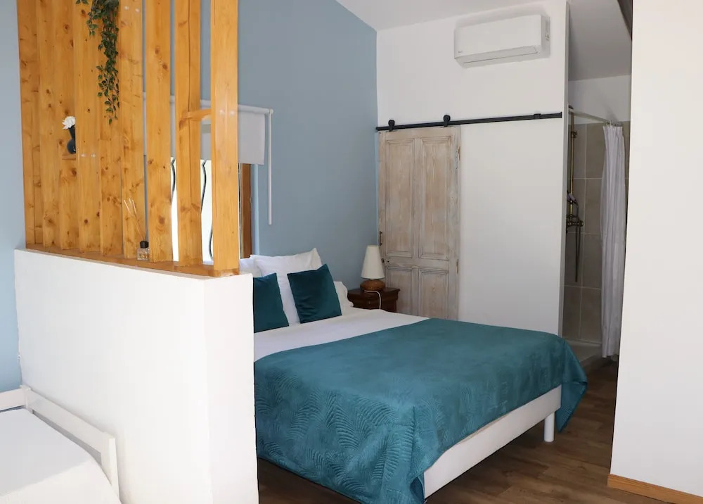 Le Mas des Cerisiers JACUZZI et SAUNA inclus pour tous les logements