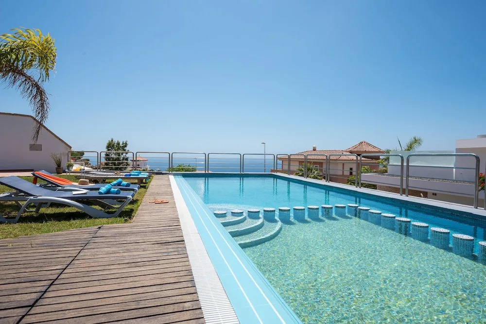 1 Charming Villa,Huge Terraces,Pool,Garden,Bbq!