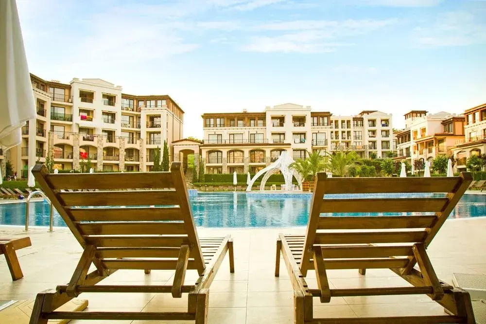 Green Life Beach Resort Apartment