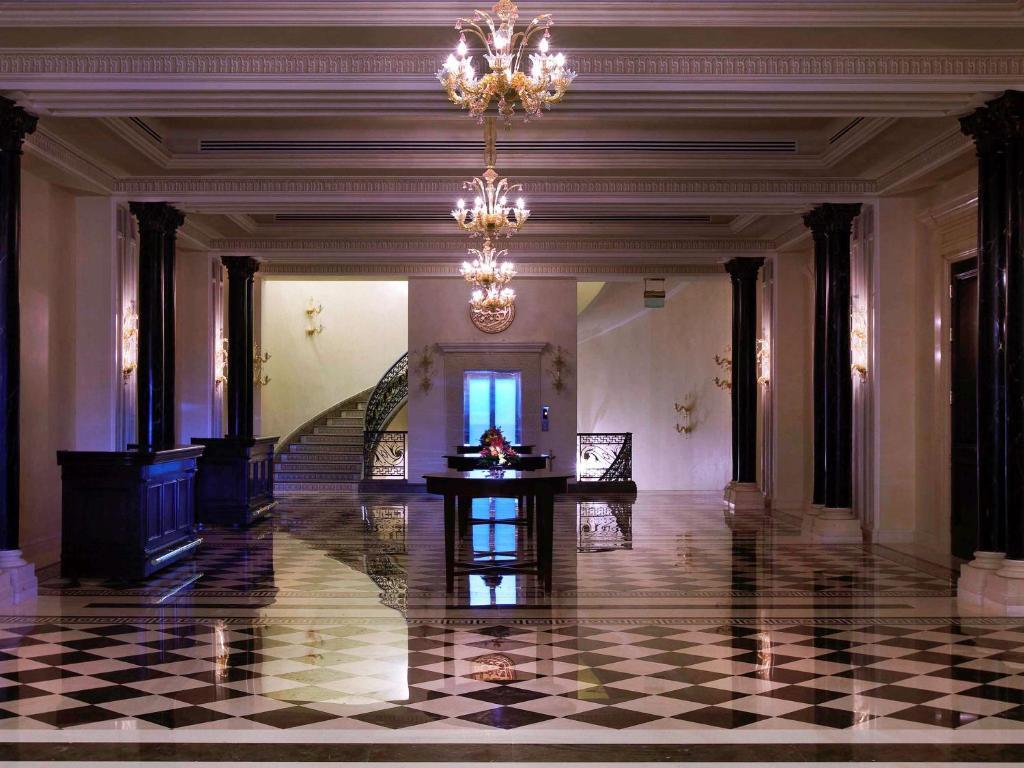 La Cigale Hotel