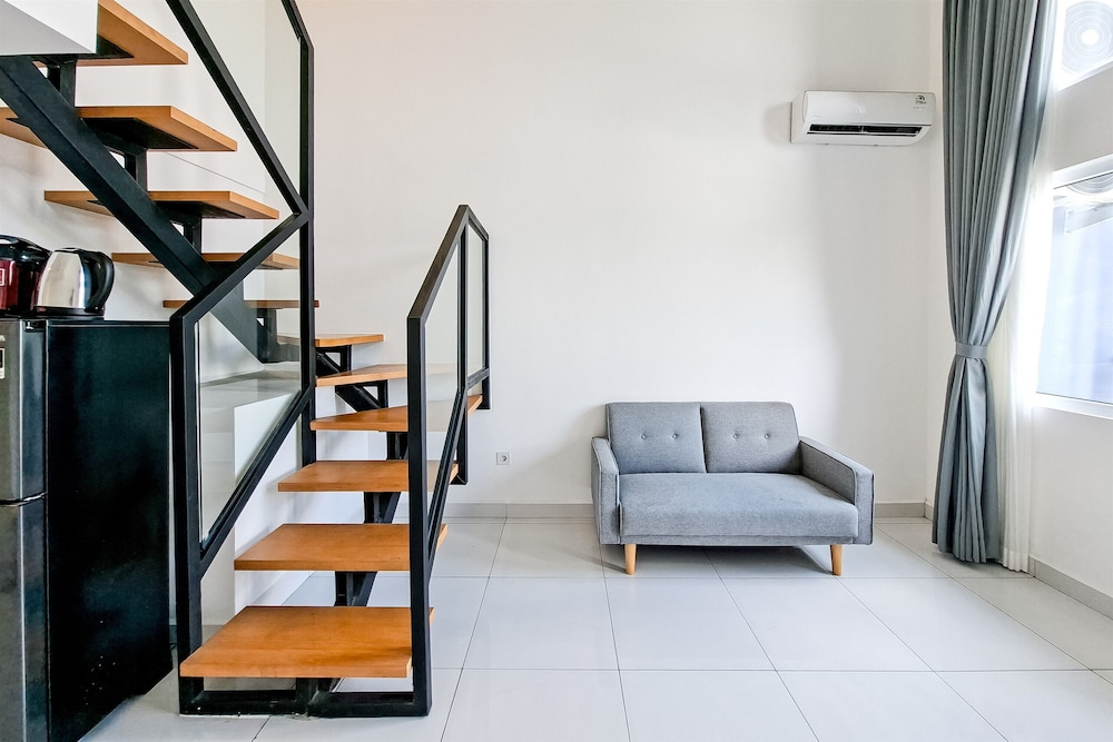 Cozy White Loft Studio At Kingland Avenue Apartment