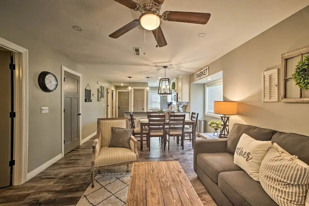 Walk to Table Rock Lake: Condo w/ Pool Access!