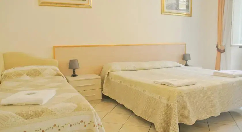 LarissaRooms