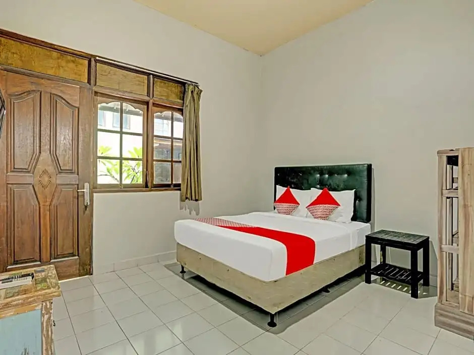 OYO 90155 Landuh Merta Residence
