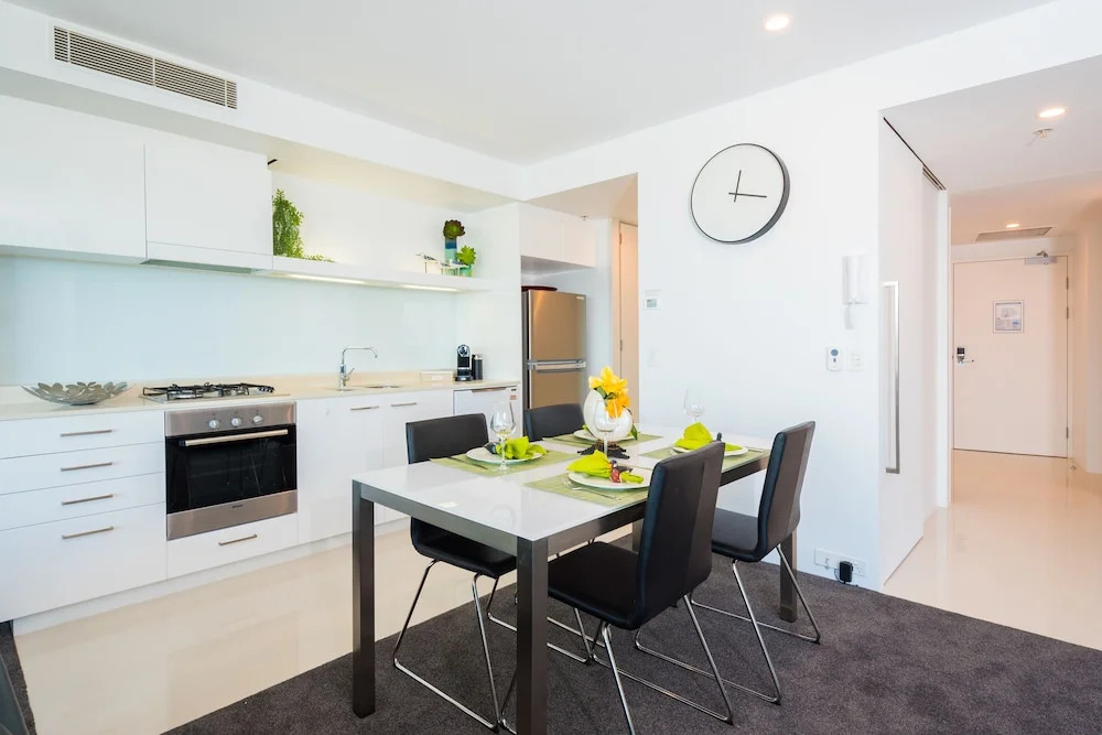 Private 29/F 2 bedroom Q1 Apartment Ocean & River Views