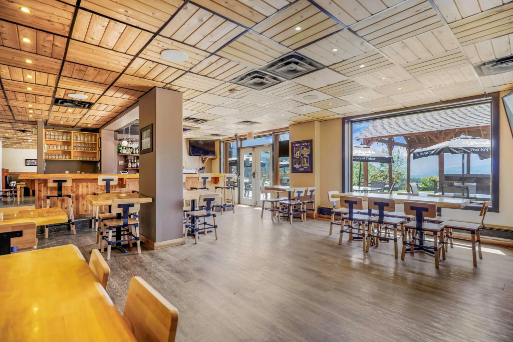 Days Inn by Wyndham Golden