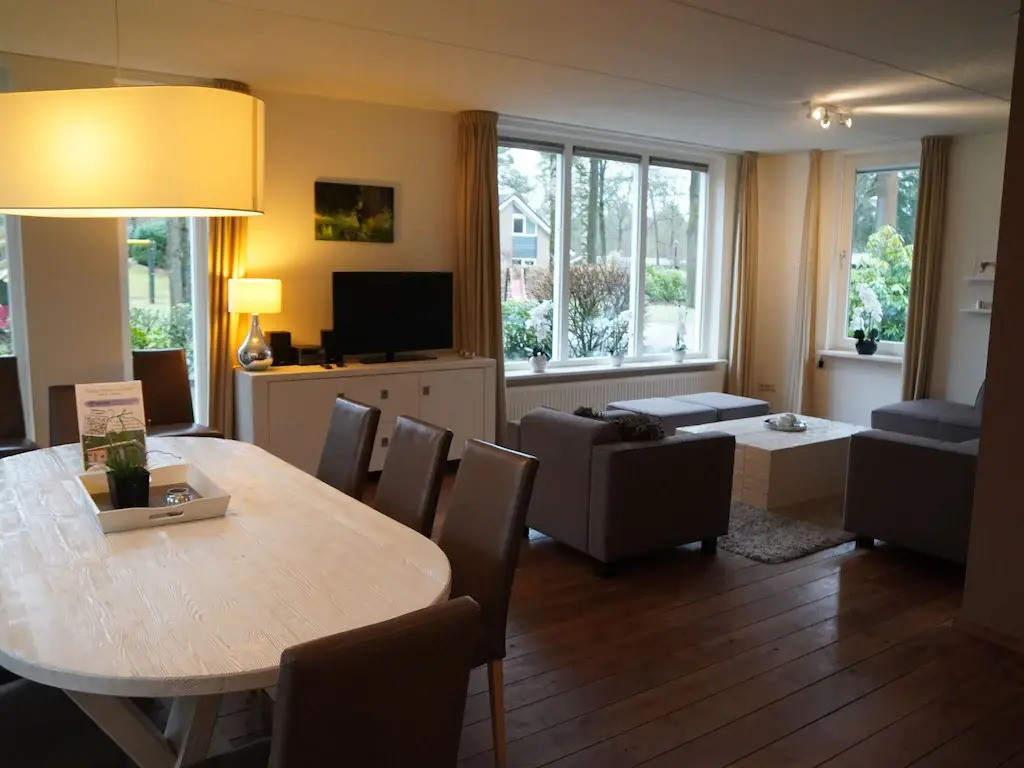 Spacious Villa in Hoenderloo