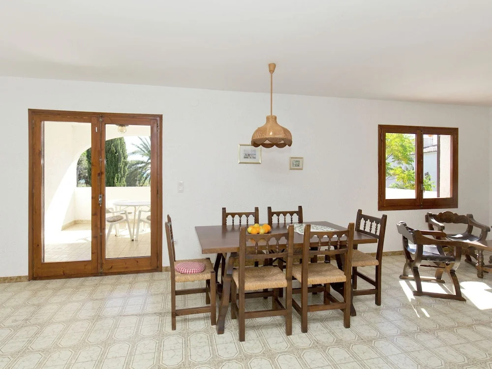 Small Building with 4 Apartments near Beach