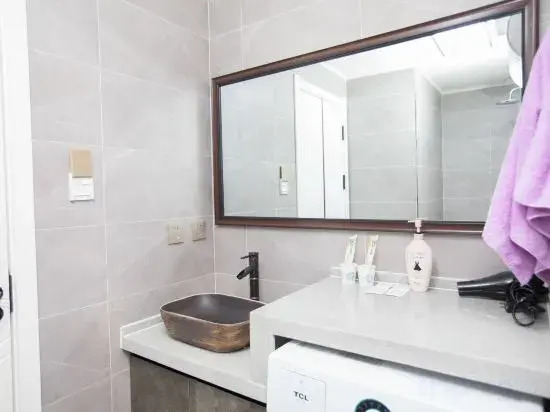 Yiwei Hotel Apartment (Shenyang Lijiang Street Subway Station)