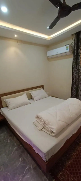 DREAM HOTEL