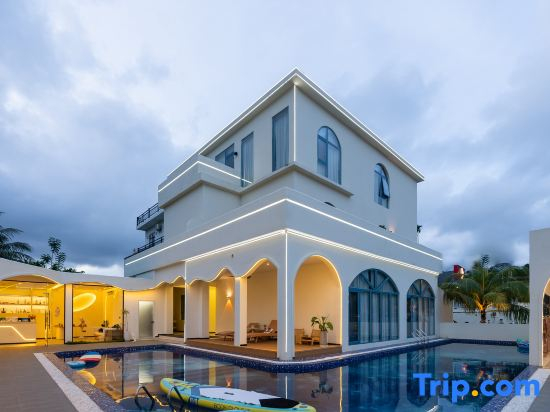 Qianxun Homestay (Riyue Bay)