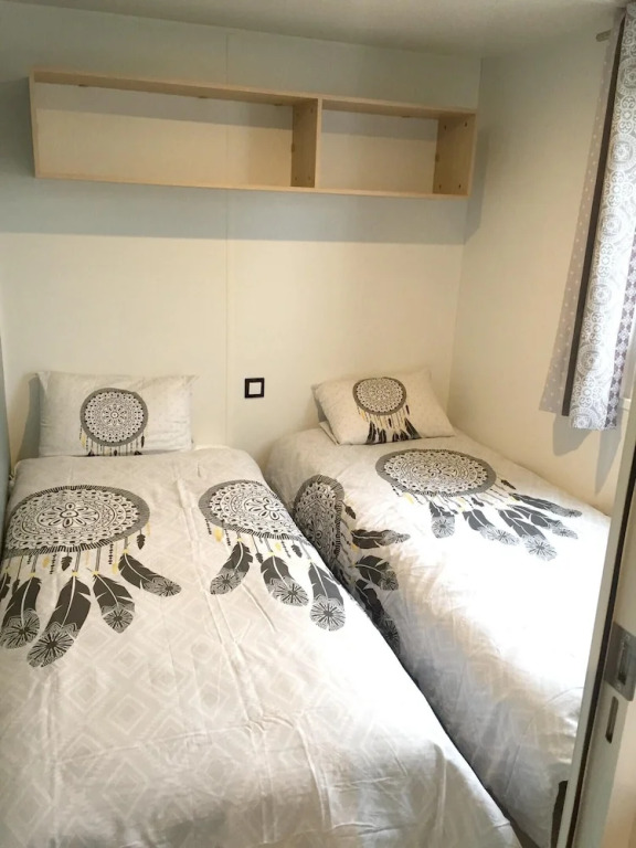 Property With 2 Bedrooms in Fréjus, With Pool Access, Furnished Terrac