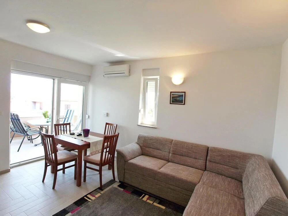 Mlasina Nin in Nin With 1 Bedrooms and 1 5 Bathrooms