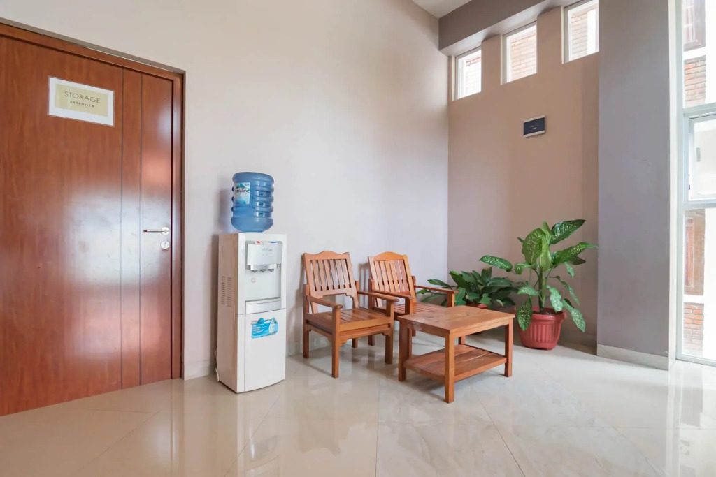 Urbanview Hotel Syariah Insani Cisarua Puncak
