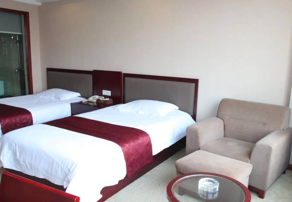 Rich Hotel