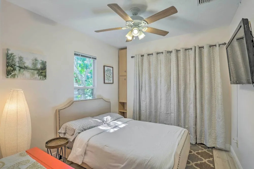 Lovely Cottage Near Downtown Stuart & Beaches