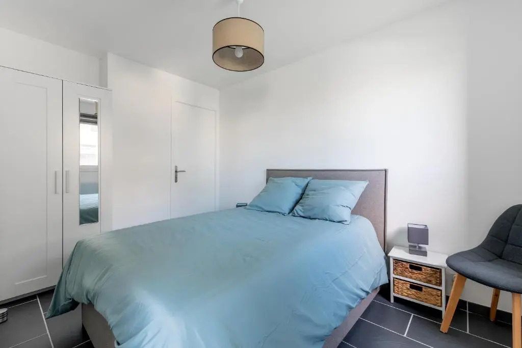 Appt Lumineux - Avec Balcon a 400m de la Plage