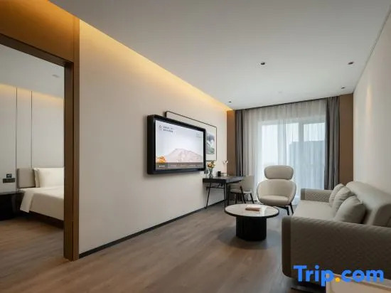 Atour Hotel Zhengzhou East Railway Station East Plaza