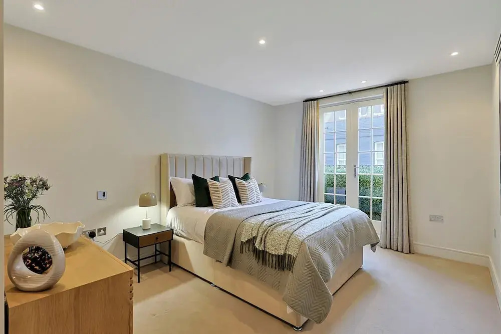 Luxe Home With Cinema Room - South Kensington