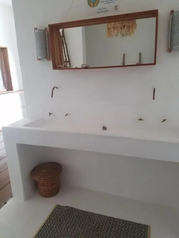Lashings Boutique Hotel & Villas