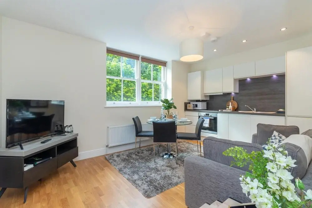 Two Bedroom Apartment in Hammersmith 201a, London