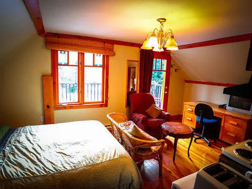Kaslo Manor Lodge