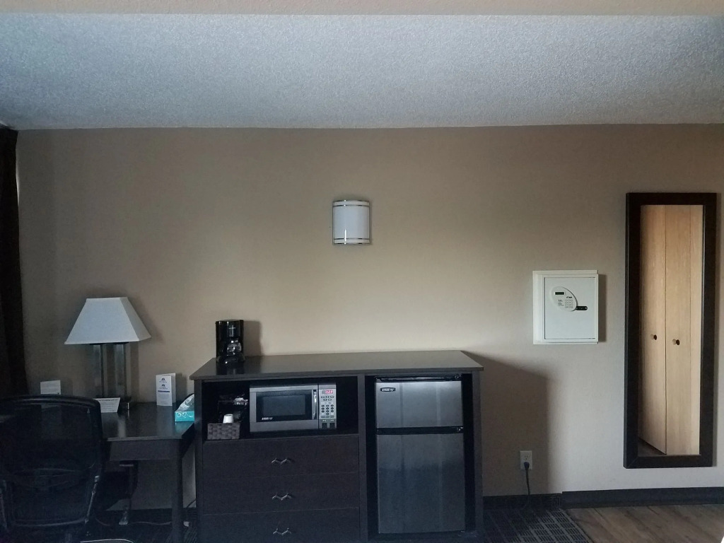 Americas Best Value Inn and Suites Bismarck