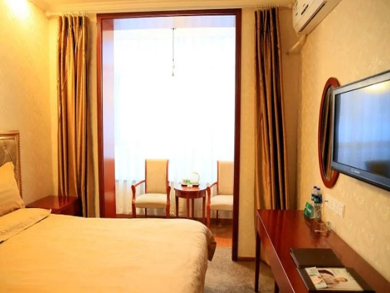 GreenTree Alliance Jiangsu Nantong Haimen Dieshiqiao Xiunv Rd Pedestrain Street Road