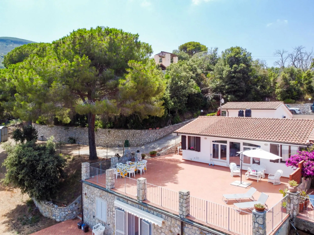 Villa Perla, a terrace that will make you dream-Villa Perla