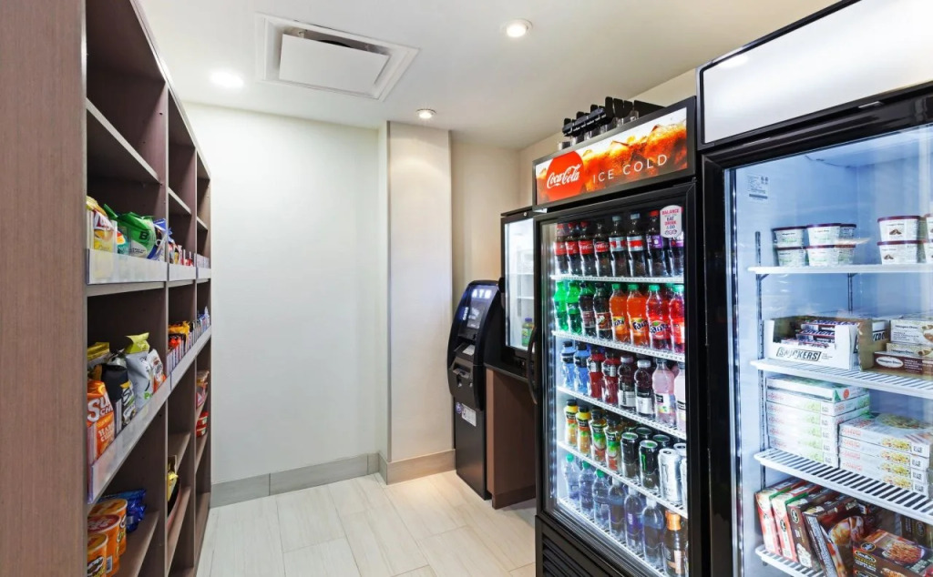 Holiday Inn Express & Suites - Lenexa - Overland Park Area by IHG