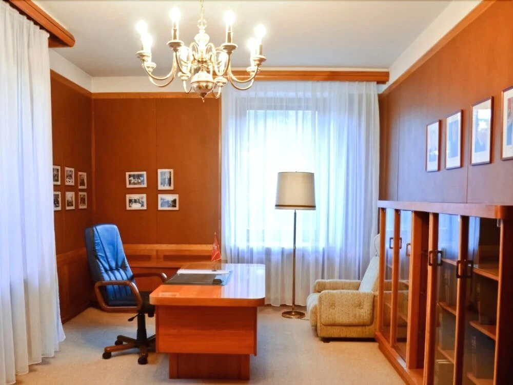 Auska Hotel