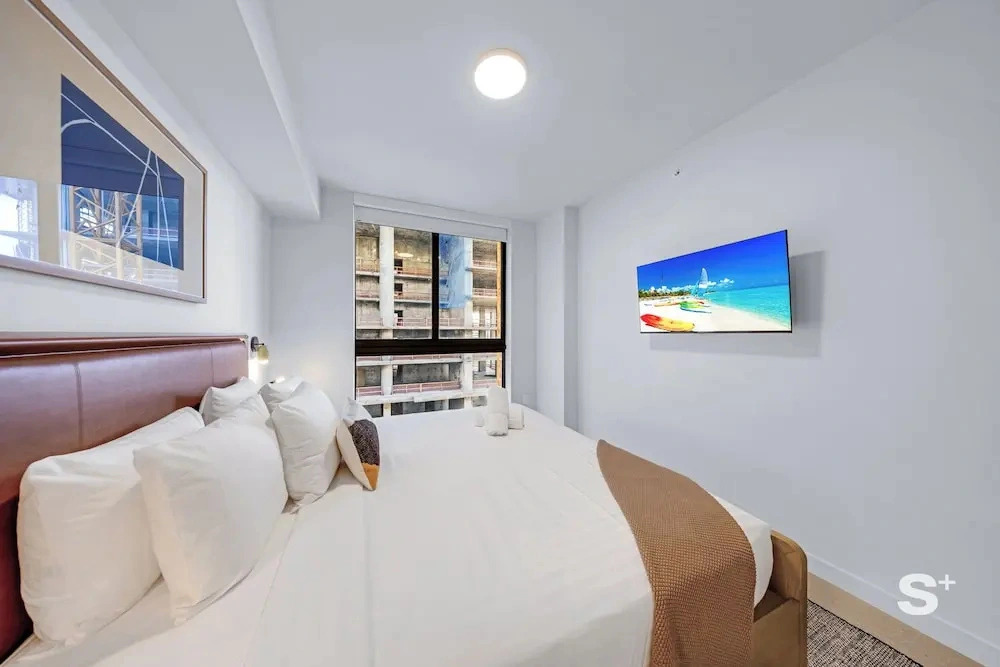 High-Rise Condo in DTW Miami -Pool & Gym