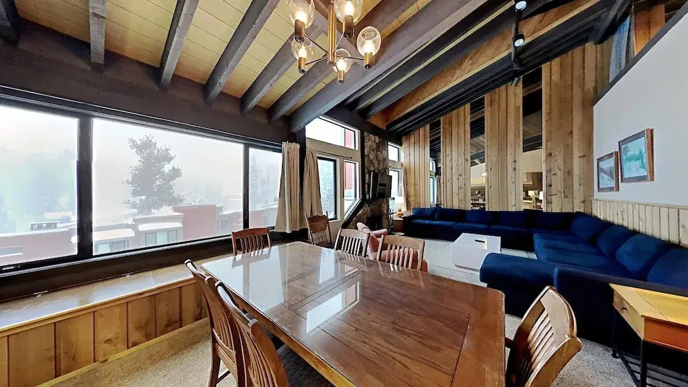 Slopeside Four Bedroom Homes at 1849 Condos - Free Wifi and Parking! by RedAwning