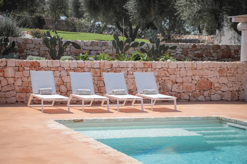 TD Lamiamola Stylish Trulli Lamie With Pool