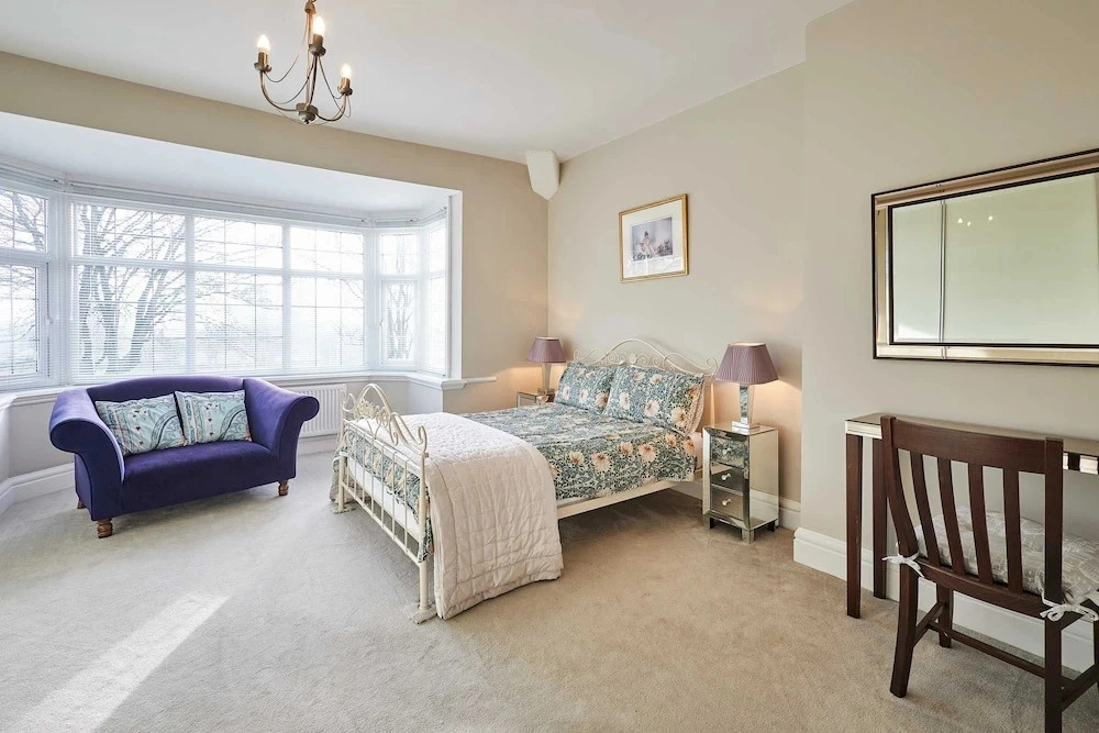 Host Stay Deepdale Apartment