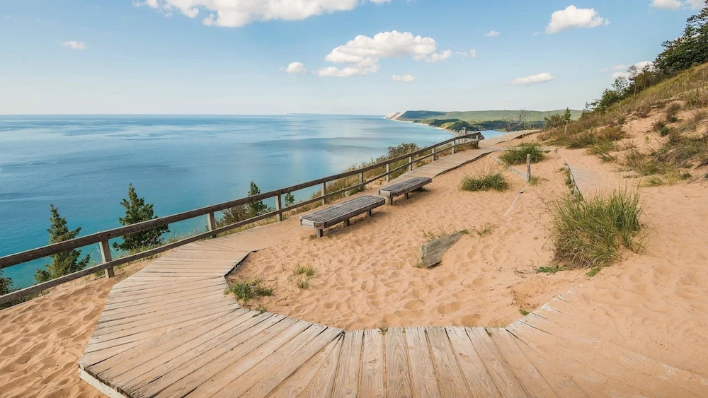 539 Bay Street Traverse City - Luxury Downtown Residences