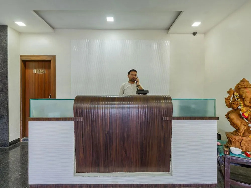 OYO 22349 Hotel Rainbow Inn