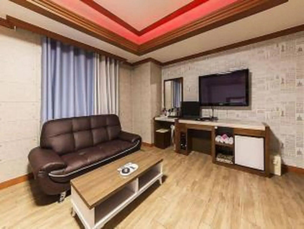 Academy Motel