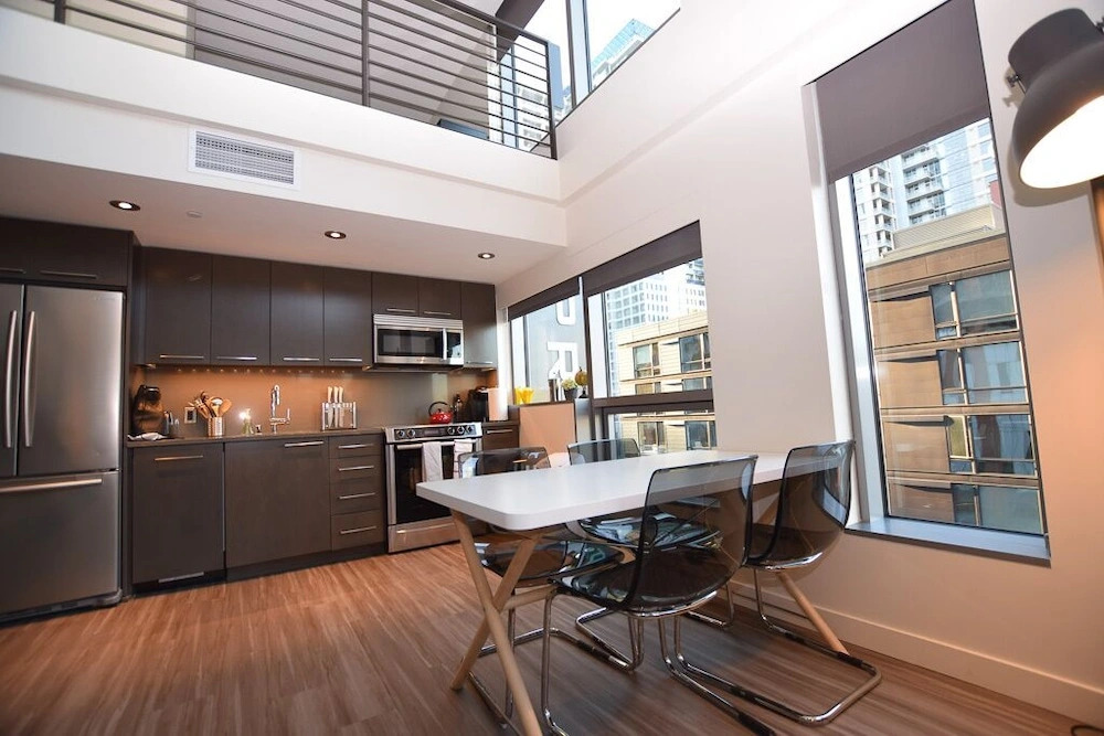 Luxe Hubs Corporate High Rise Apartments on Pine