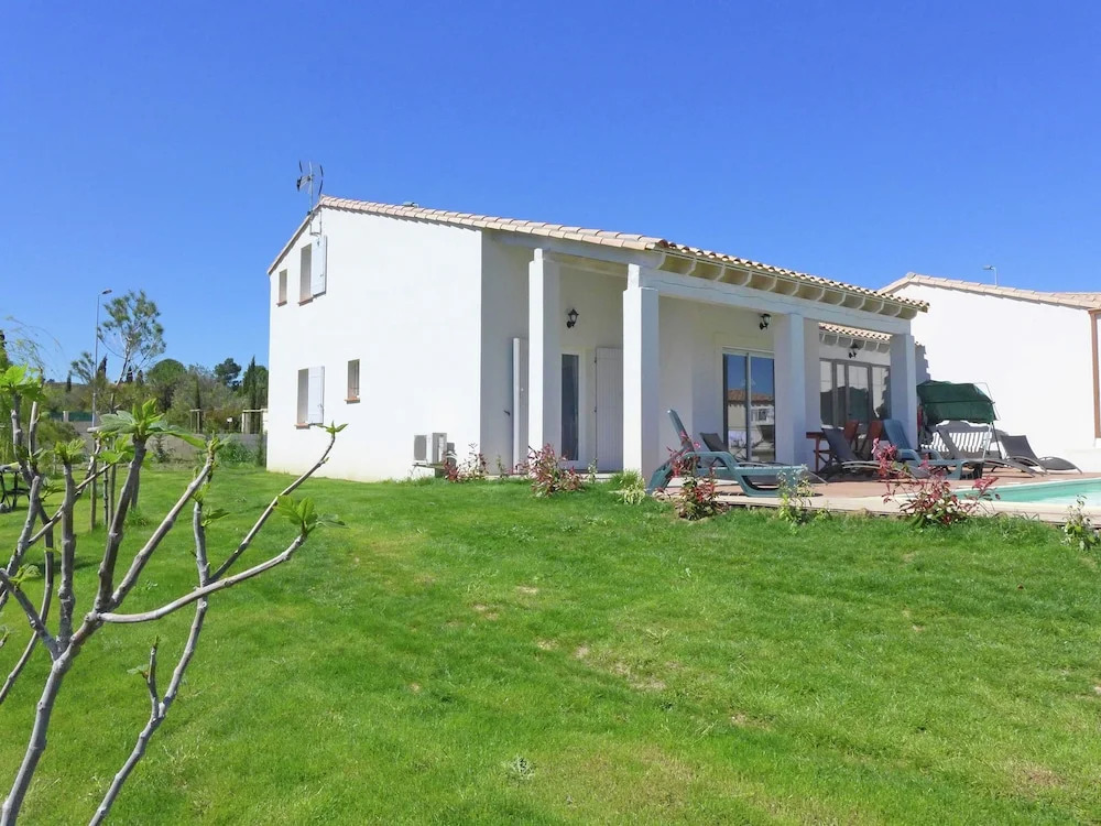 Beautiful House With Private Pool and Large Garden