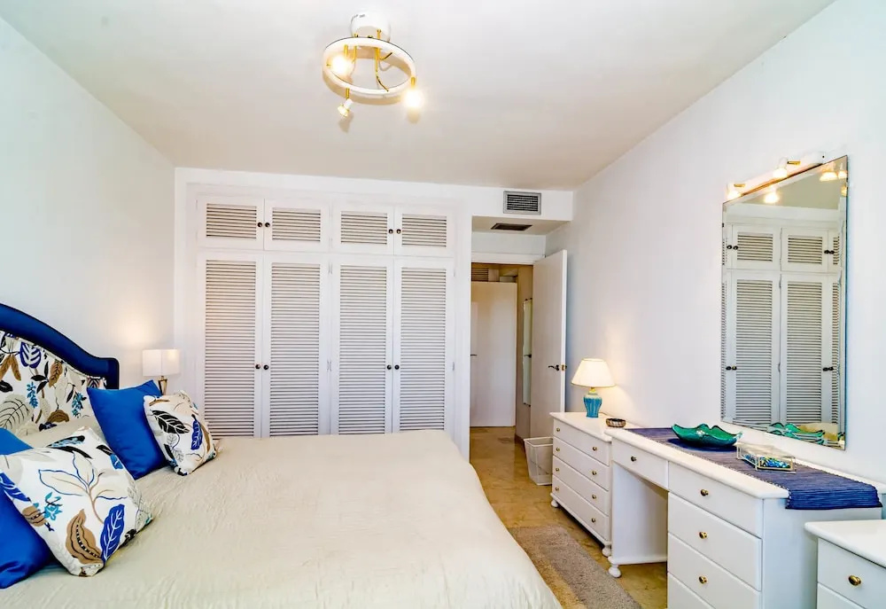 MA1 Marvelous 2 bedroom apt close to everything Roomservice