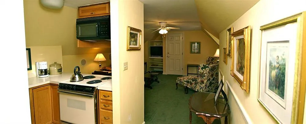 The Cannonboro Inn